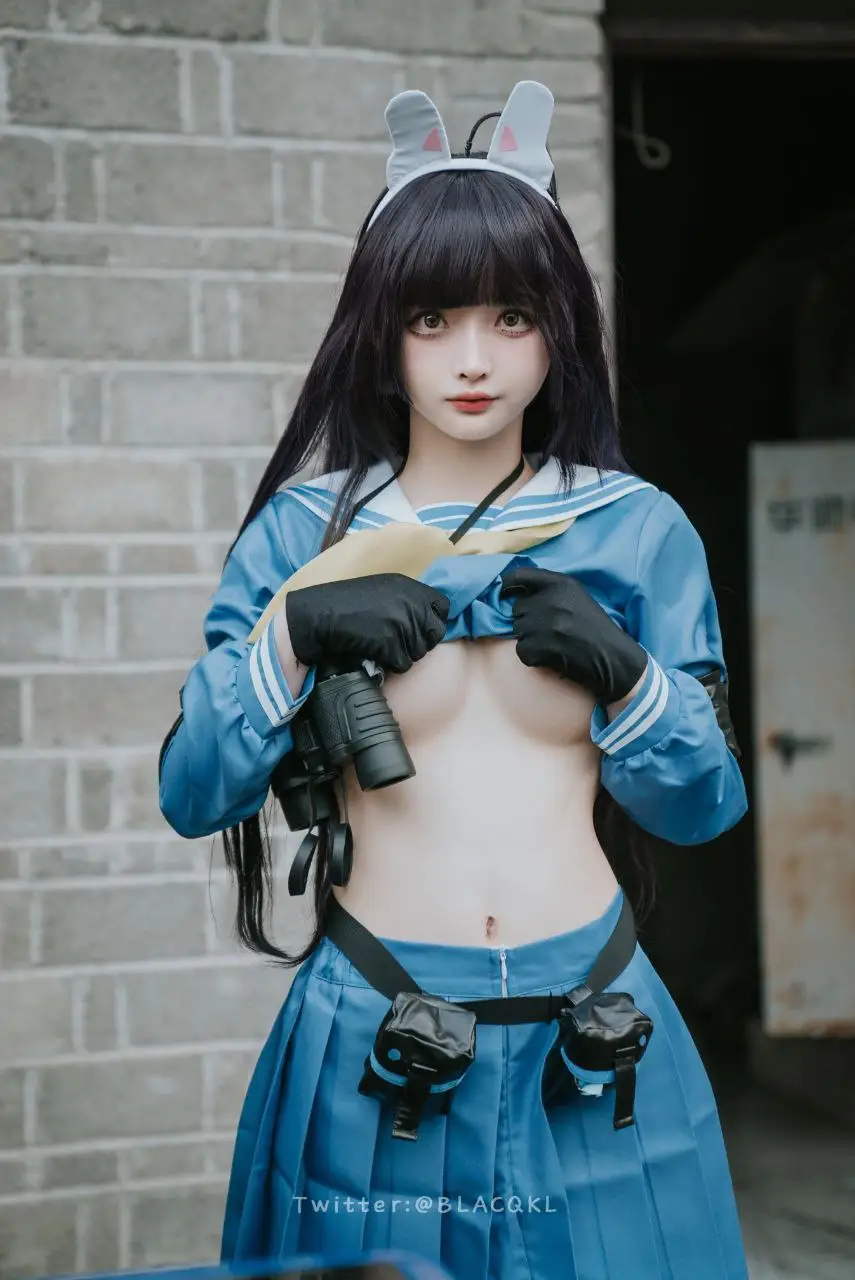 白莉爱吃巧克力的兔女郎造型cos写真