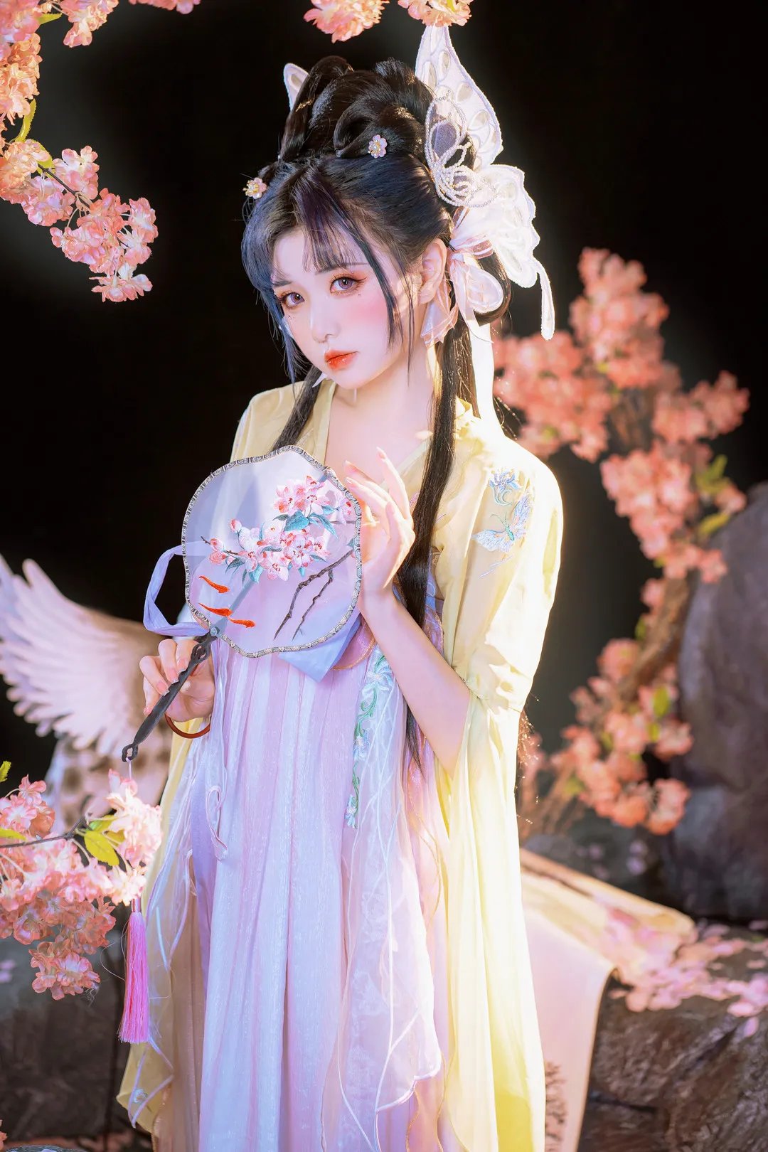 爆机少女喵小吉古风长裙花枝布景室内写真