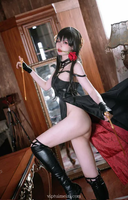 橙子喵酱黑红角色写真预览