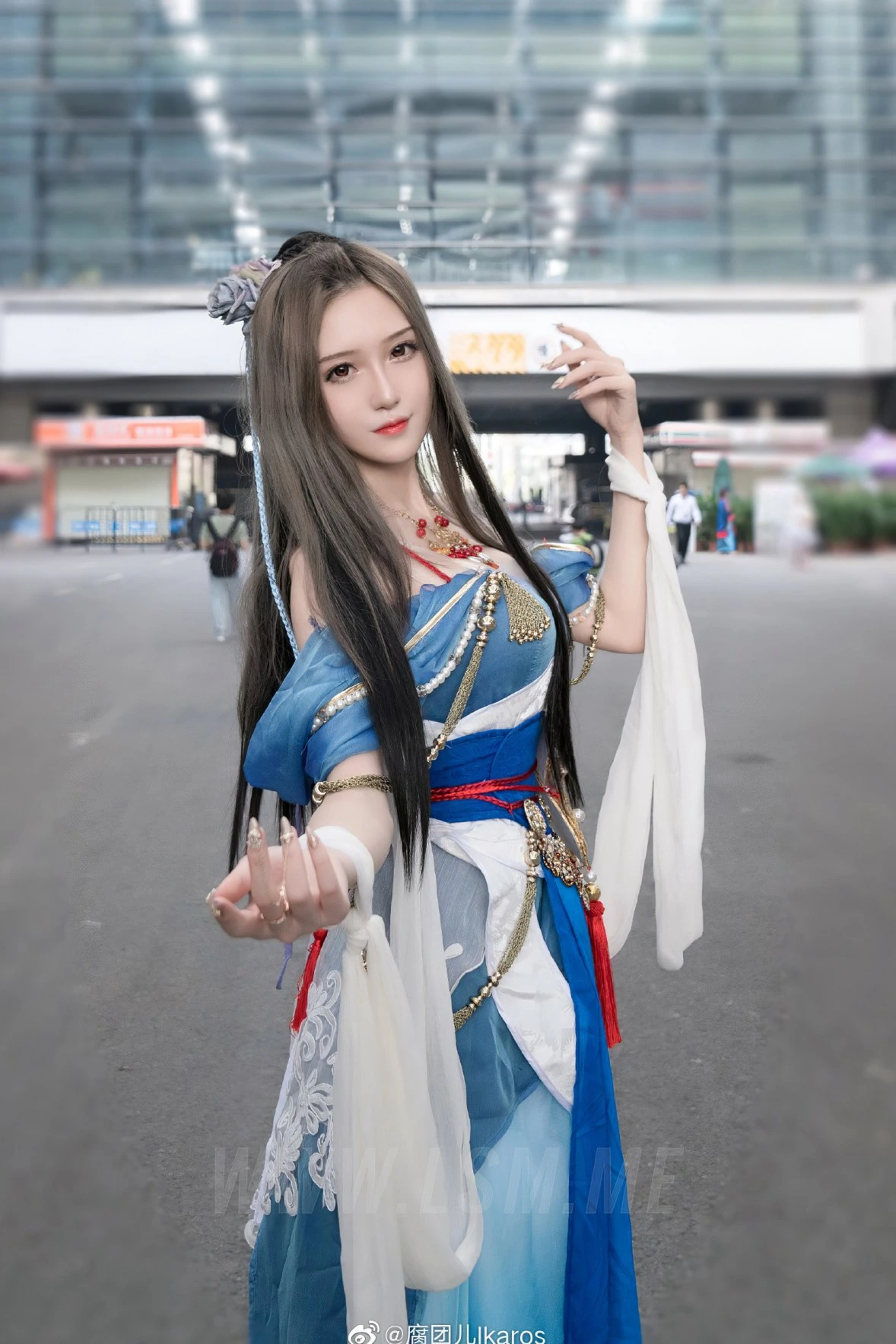 腐团儿Ikaros蓝白古风角色写真预览