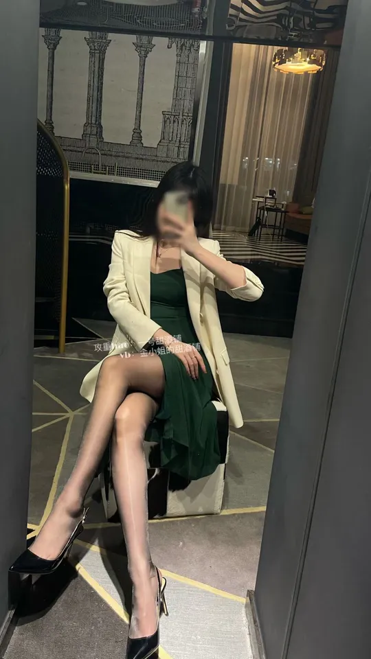 金克丝jinx在浴室场景中的cos写真