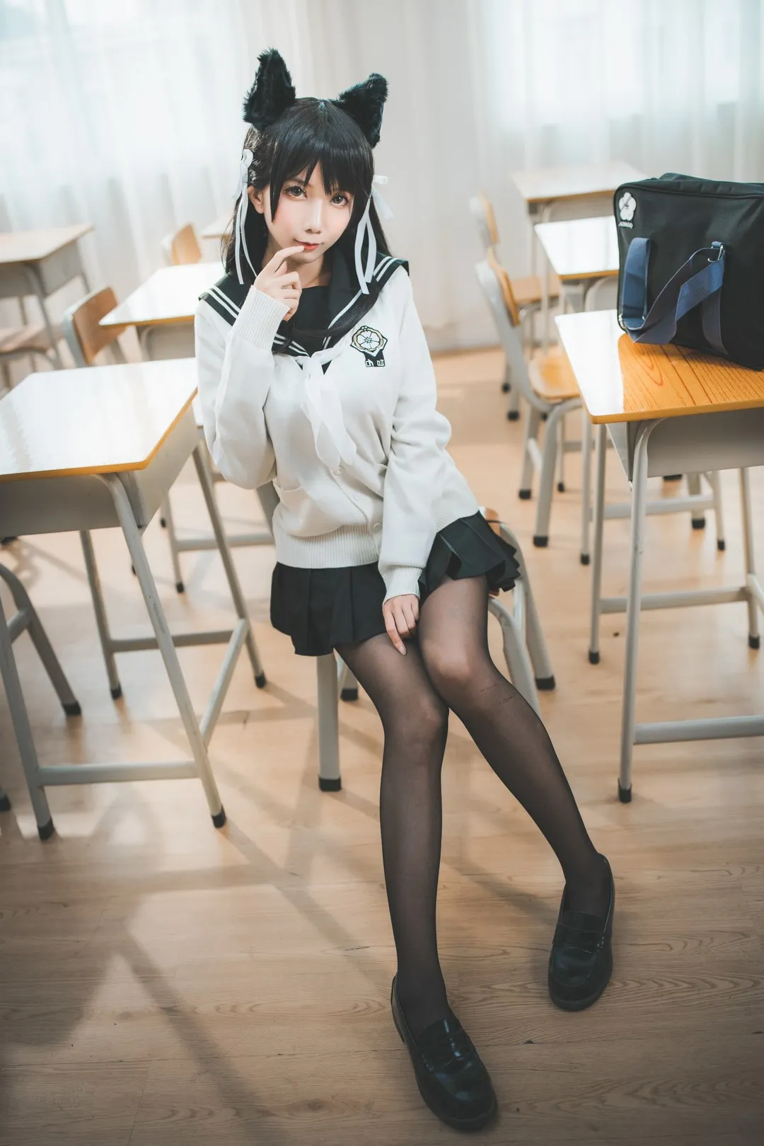 迷失人形QUQ猫耳制服黑丝写真预览