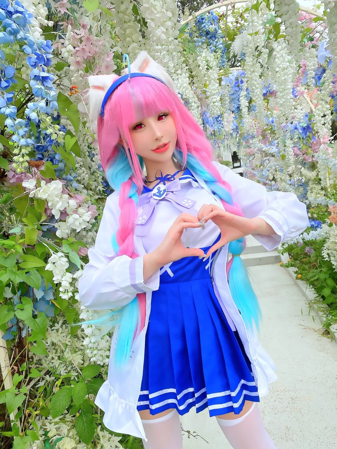 花リリ花廊里彩发猫耳比心站姿照