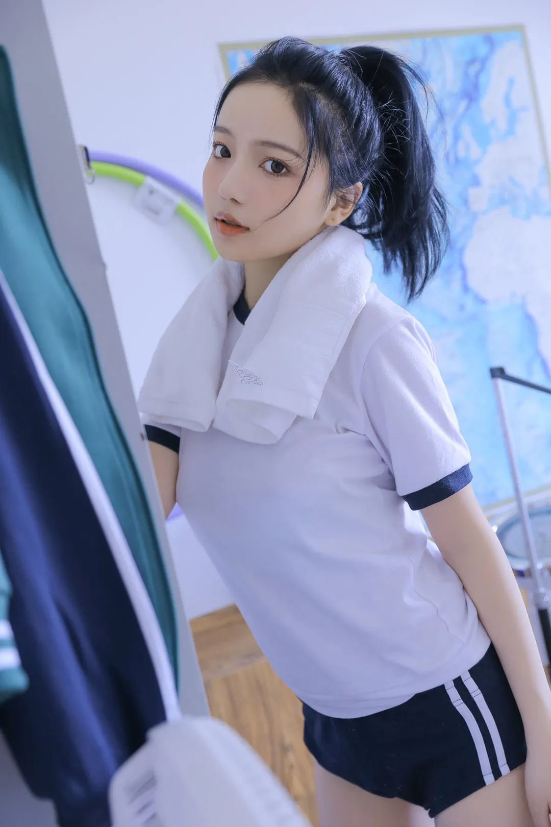 兮嘻嘻任意门COS图集预览