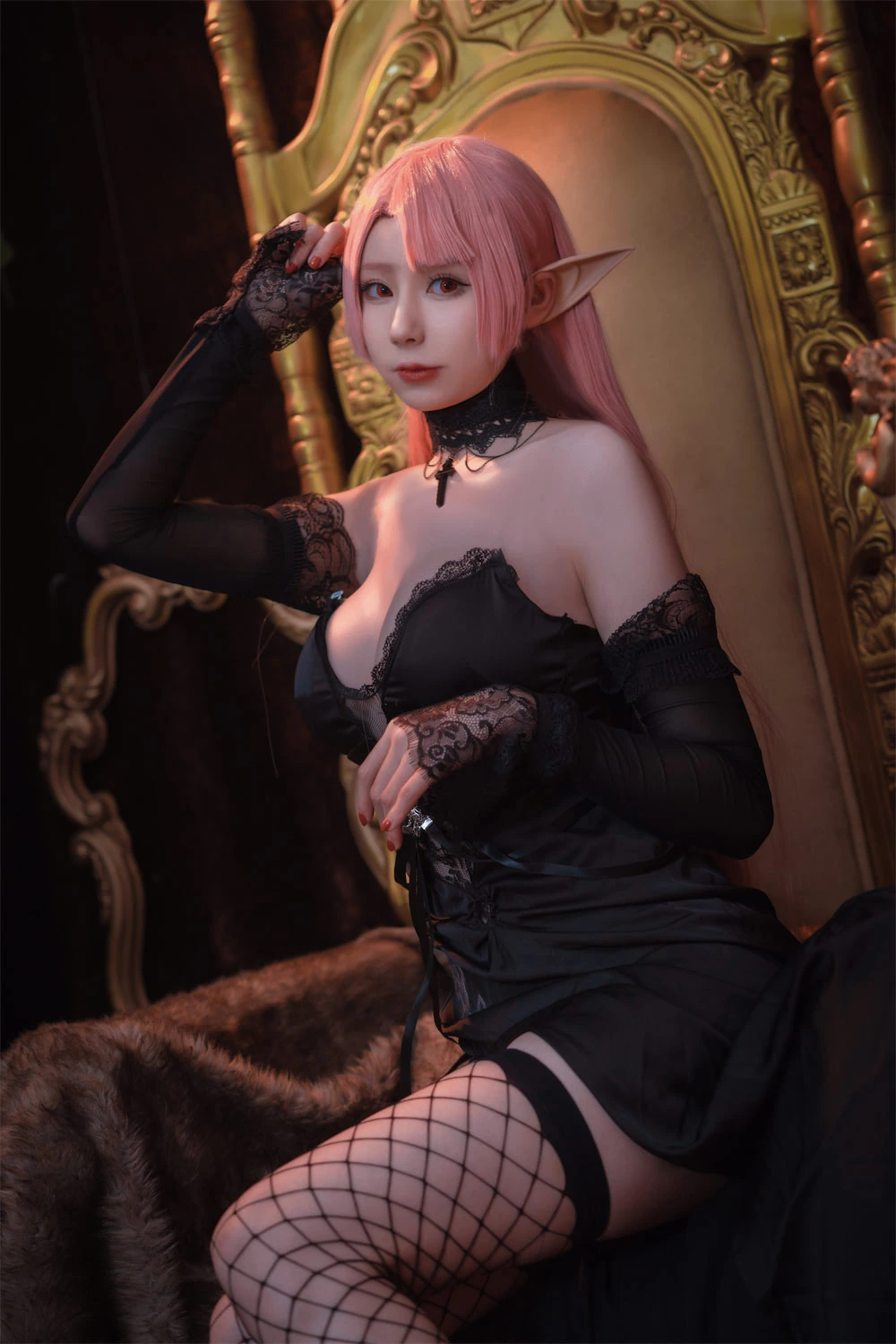 西园寺南歌黑色礼服精灵耳鱼网袜写真预览
