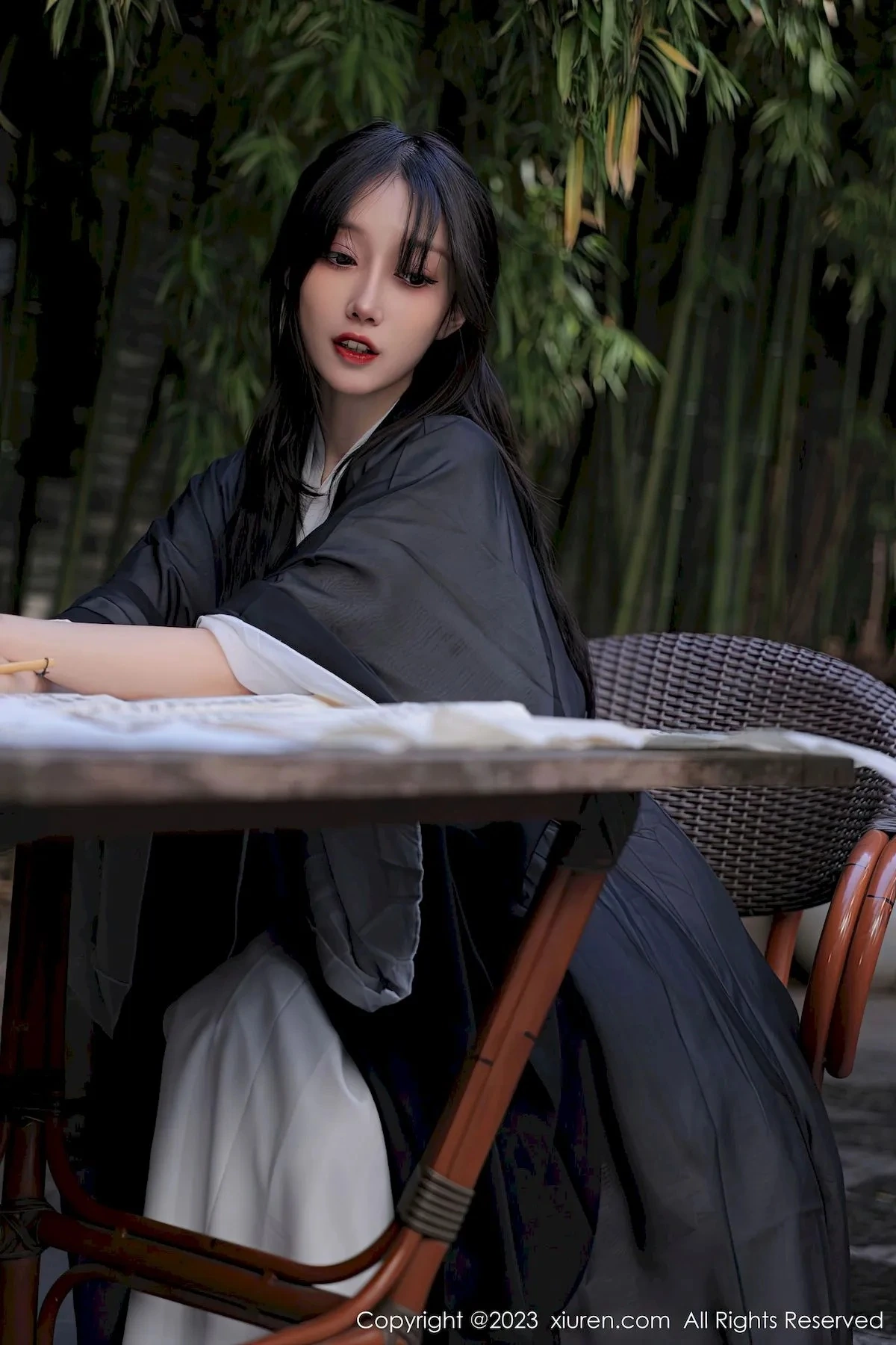 玥儿玥er黑丝COS图集预览