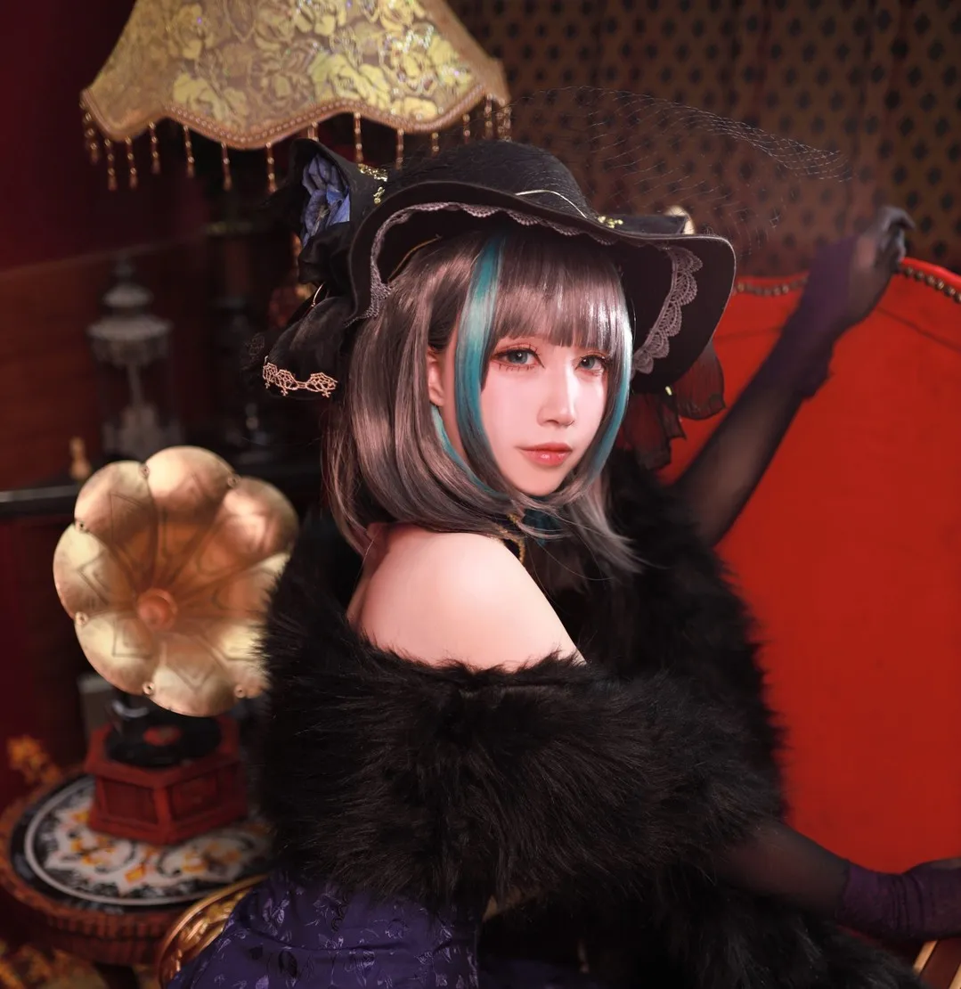 黑白御猫写真合集|白猫COS·暗黑旗袍·圣诞兔女郎图集