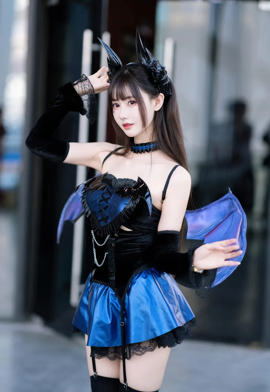 羽生三未蓝黑礼服户外角色COS写真