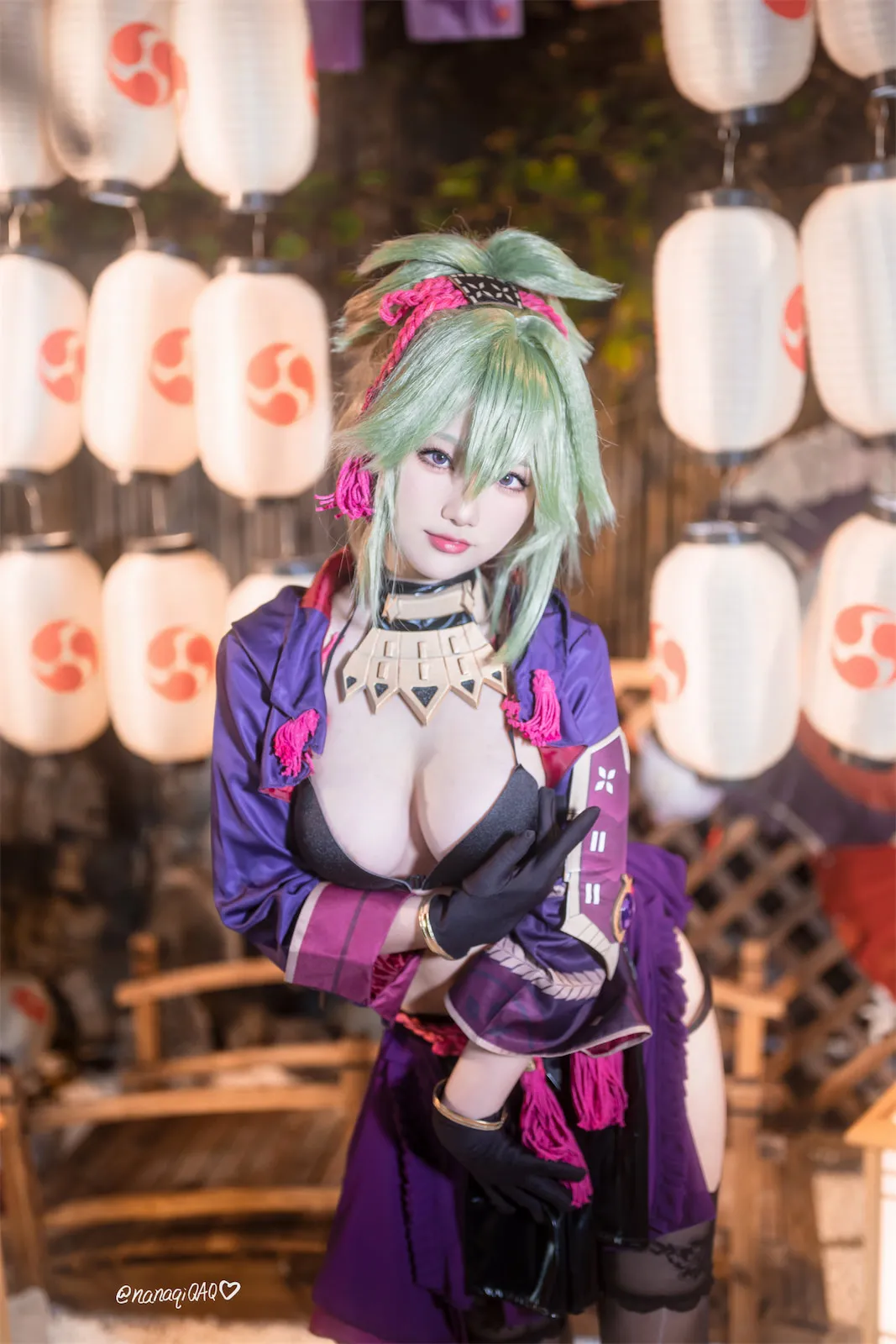 七七娜娜子 紫色角色服写真cos灯笼场景