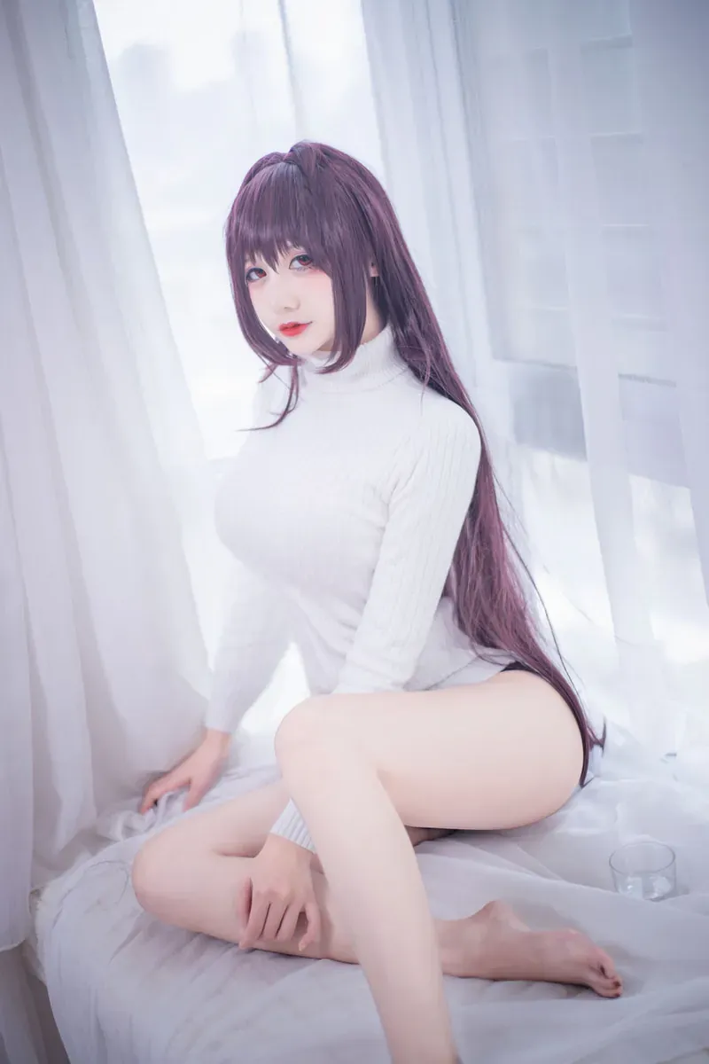 仙九airi白色高领服装紫色长发窗边写真