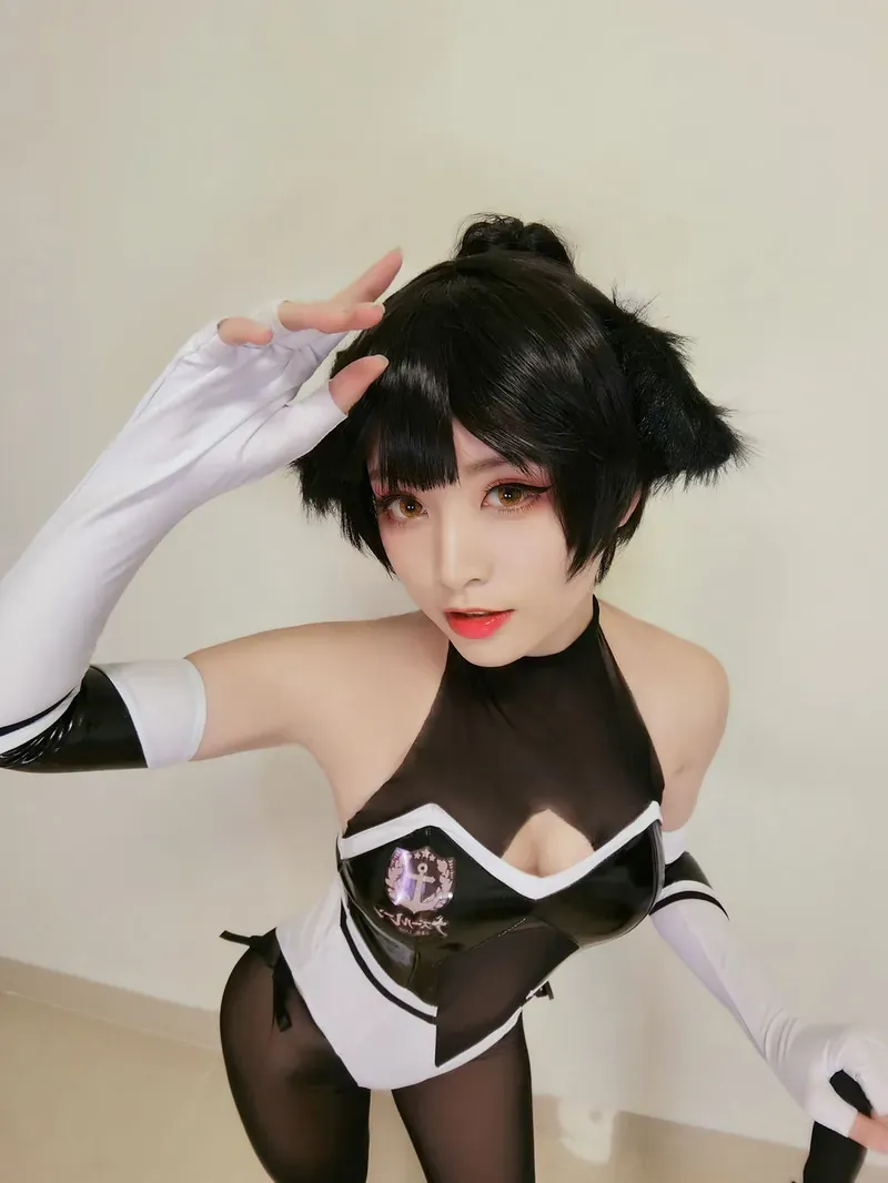 星野saori黑白兽耳制服近景写真