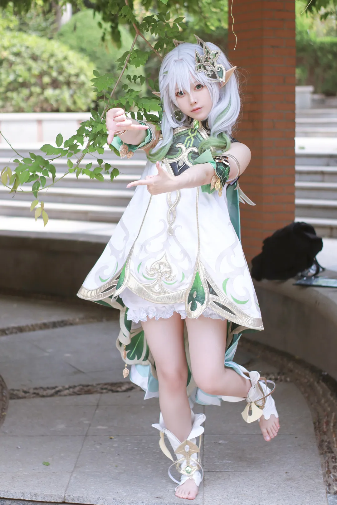 Asagiriai(愛ちゃん)银白长发白绿精灵服户外纳西妲cosplay