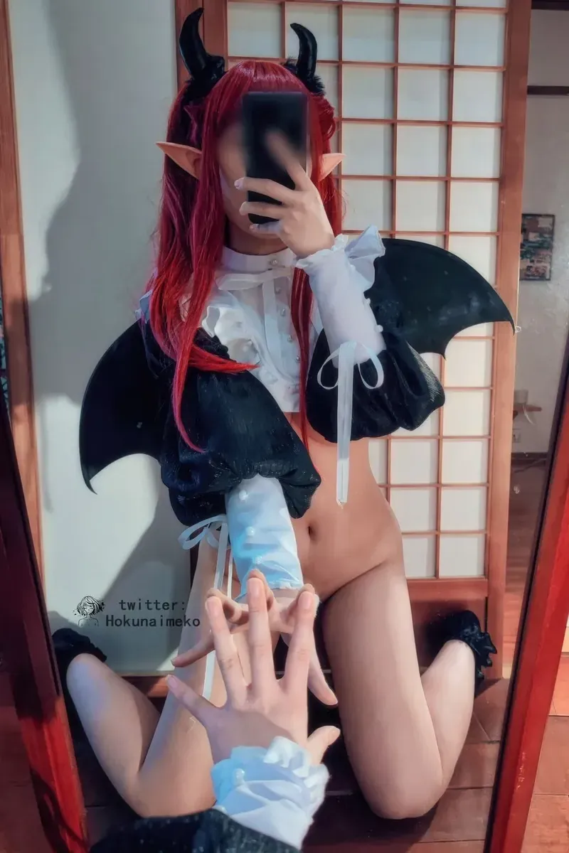 hokunaimeko北乃芽子 红发黑色恶魔角蝠翼服装镜前跪姿自拍cosplay