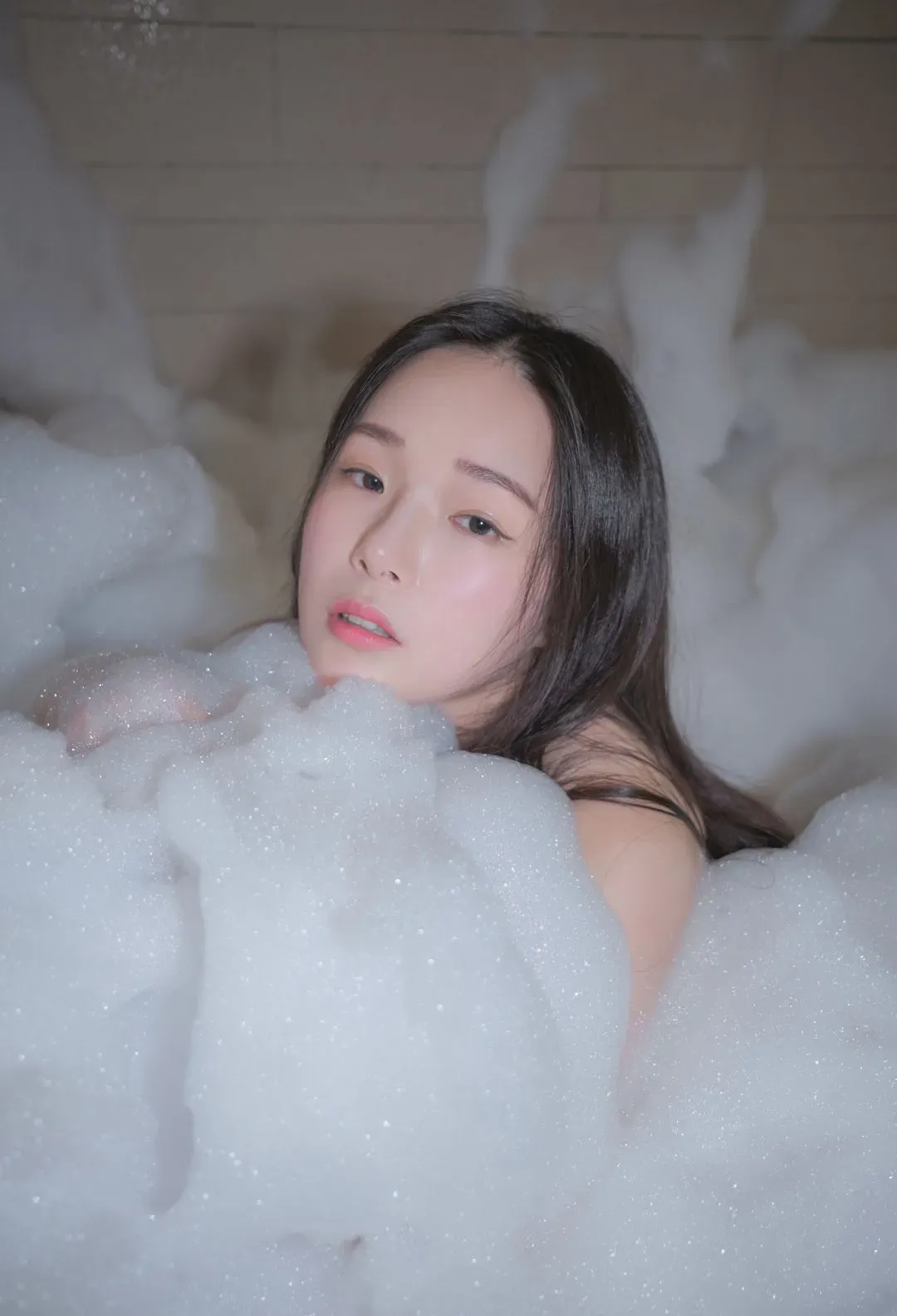 Pia(피아)泡沫前景冷白色调近景写真