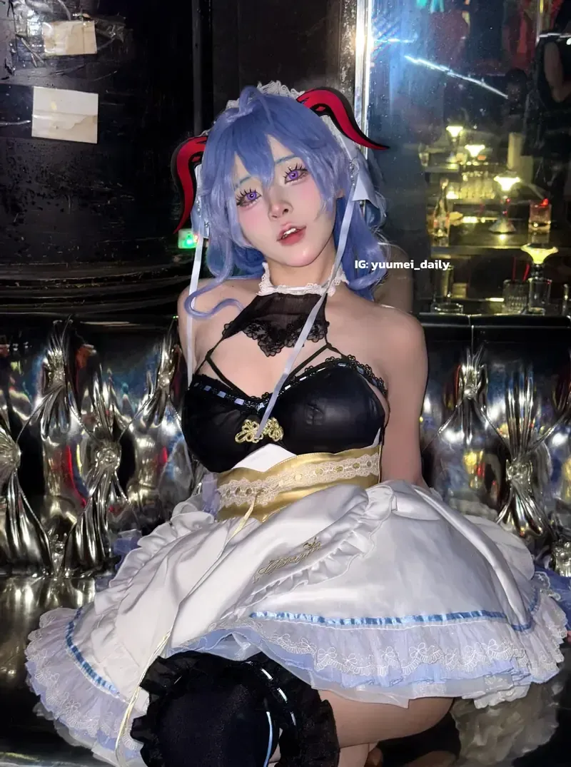 Pureding蓝色发型黑白裙装坐姿cos写真