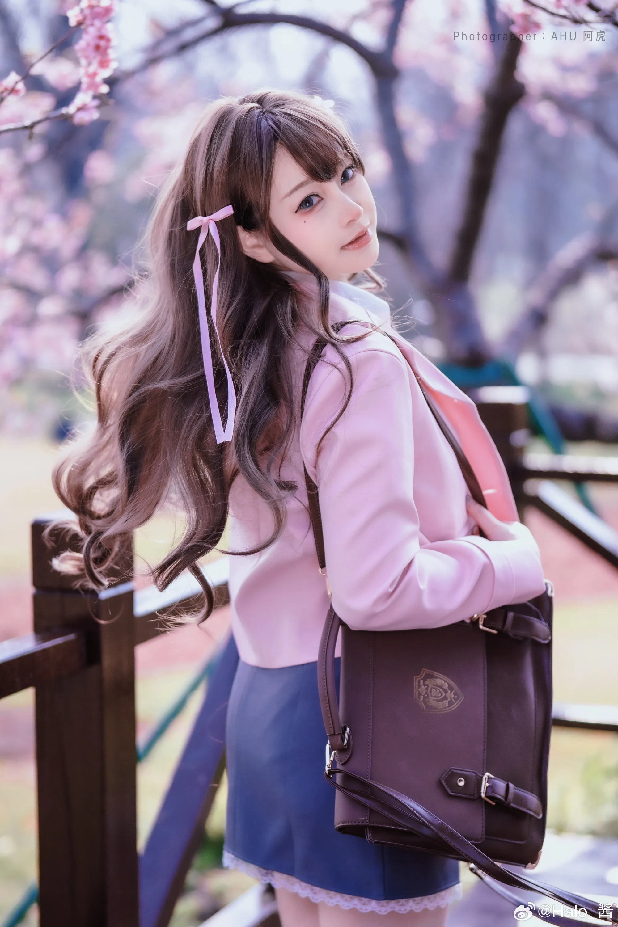 halo_酱樱花外景与黑红角色服图集导读
