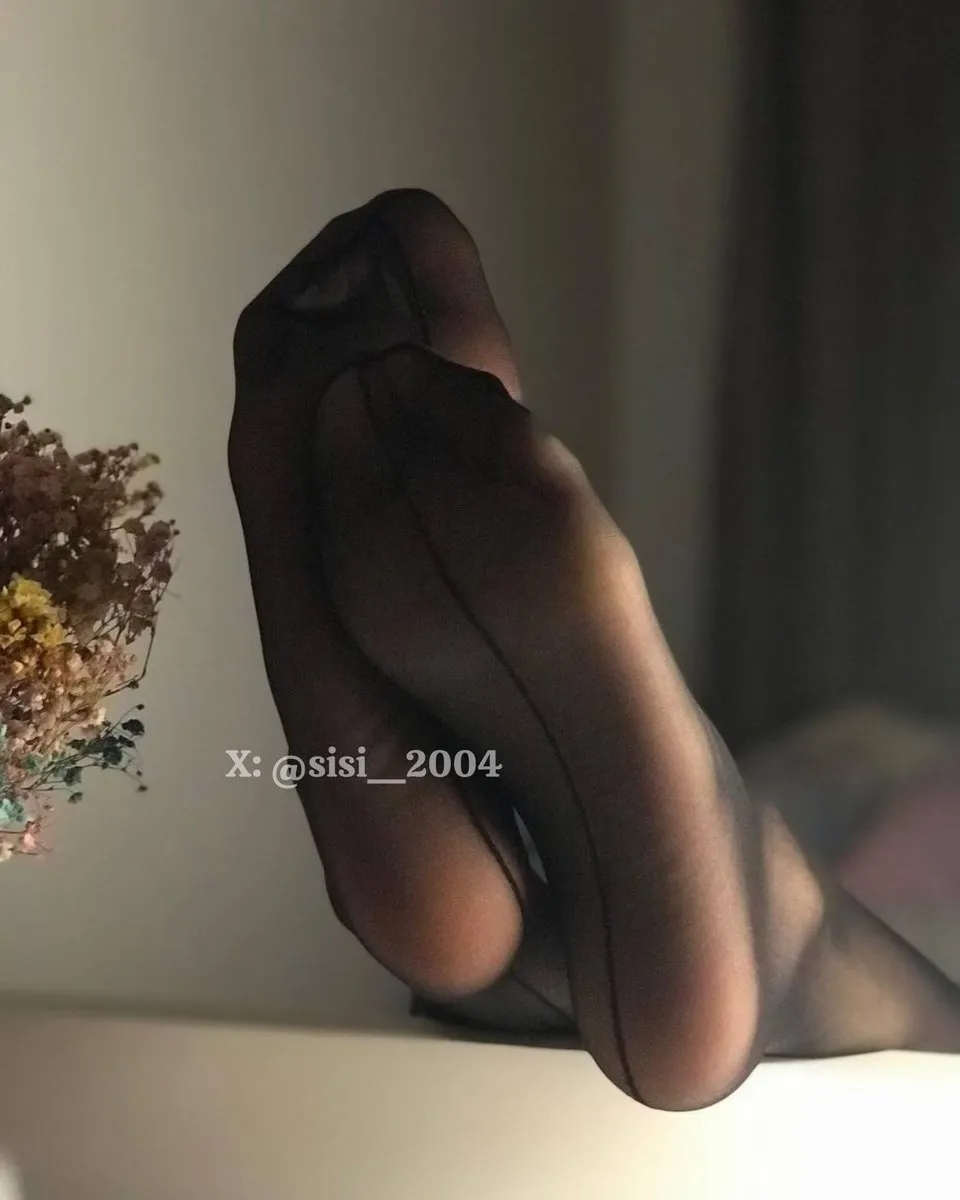 sisi_2024丝丝很暴躁 居家近景与运动背心图集导读