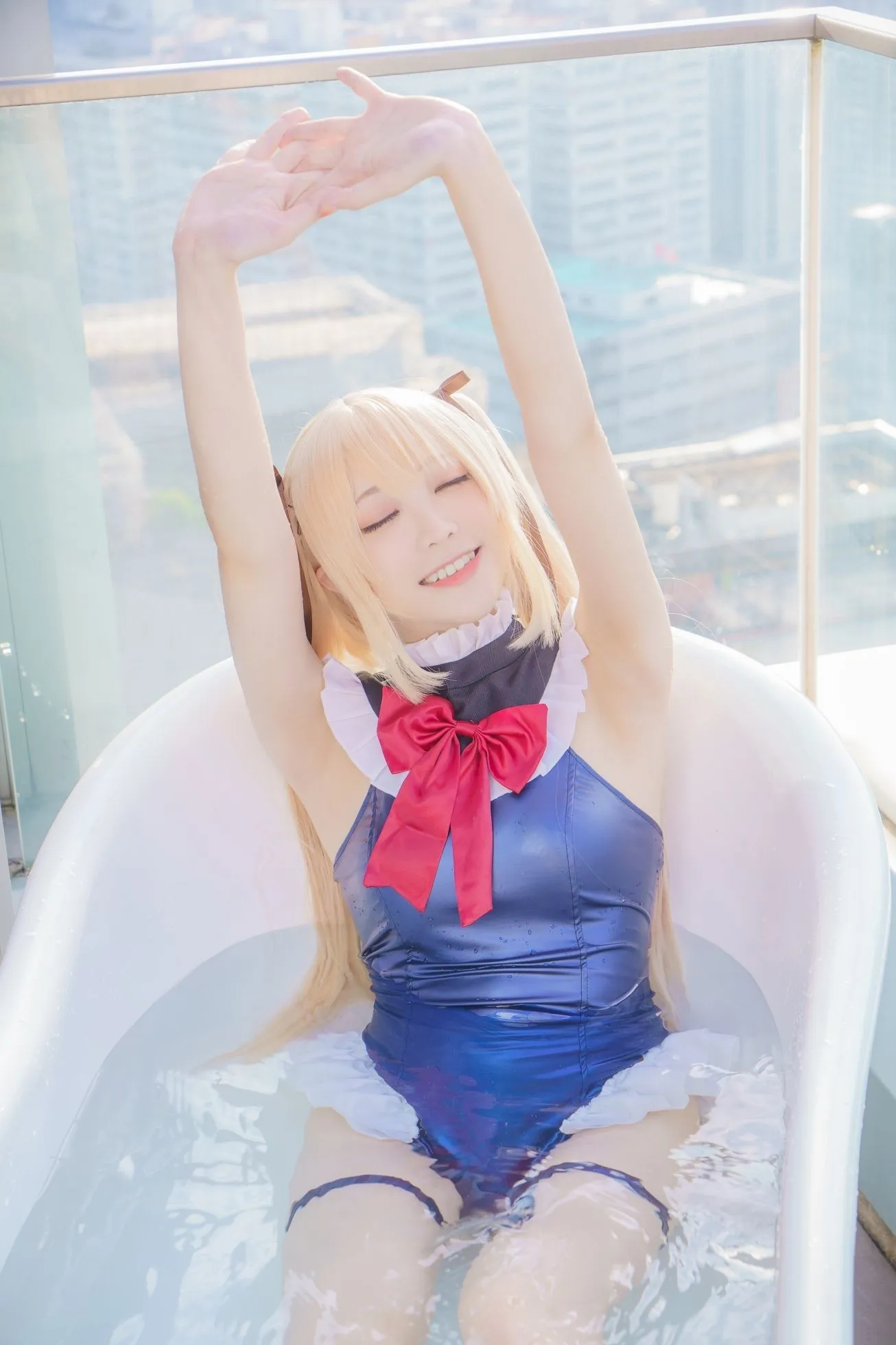 yudan魚蛋金发蓝色服饰浴缸坐姿cosplay写真