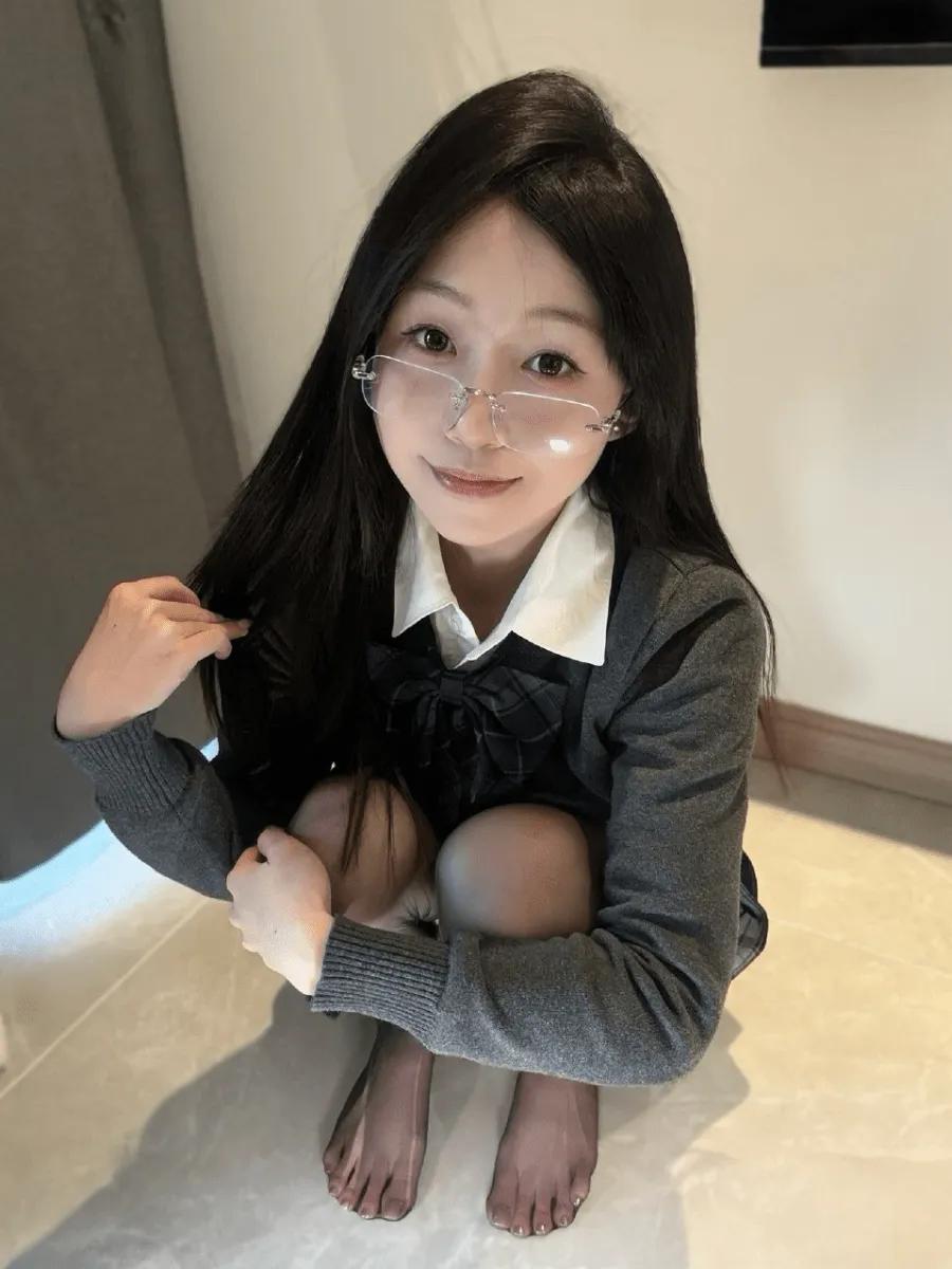 抖音别拔虎牙学院风与猫耳造型写真图集预览