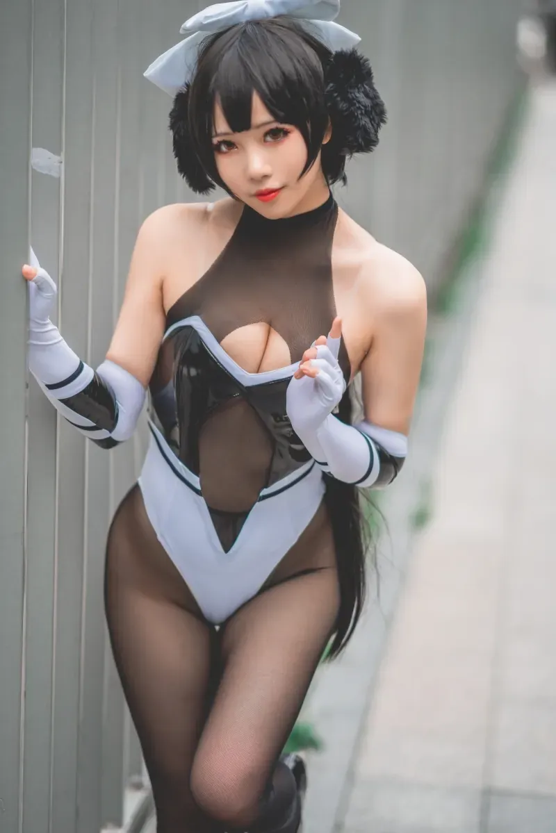 墨玉浅色背景黑白造型视觉写真