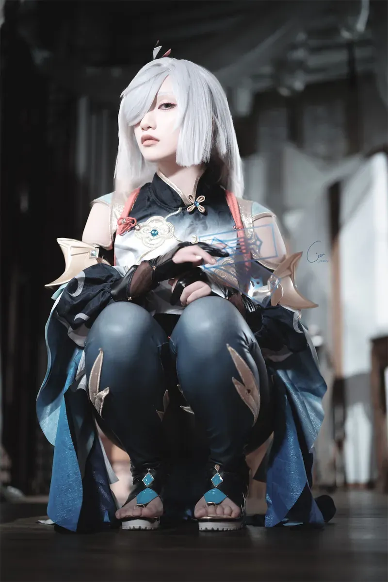 奶宝妹纸白色假发角色服装写真