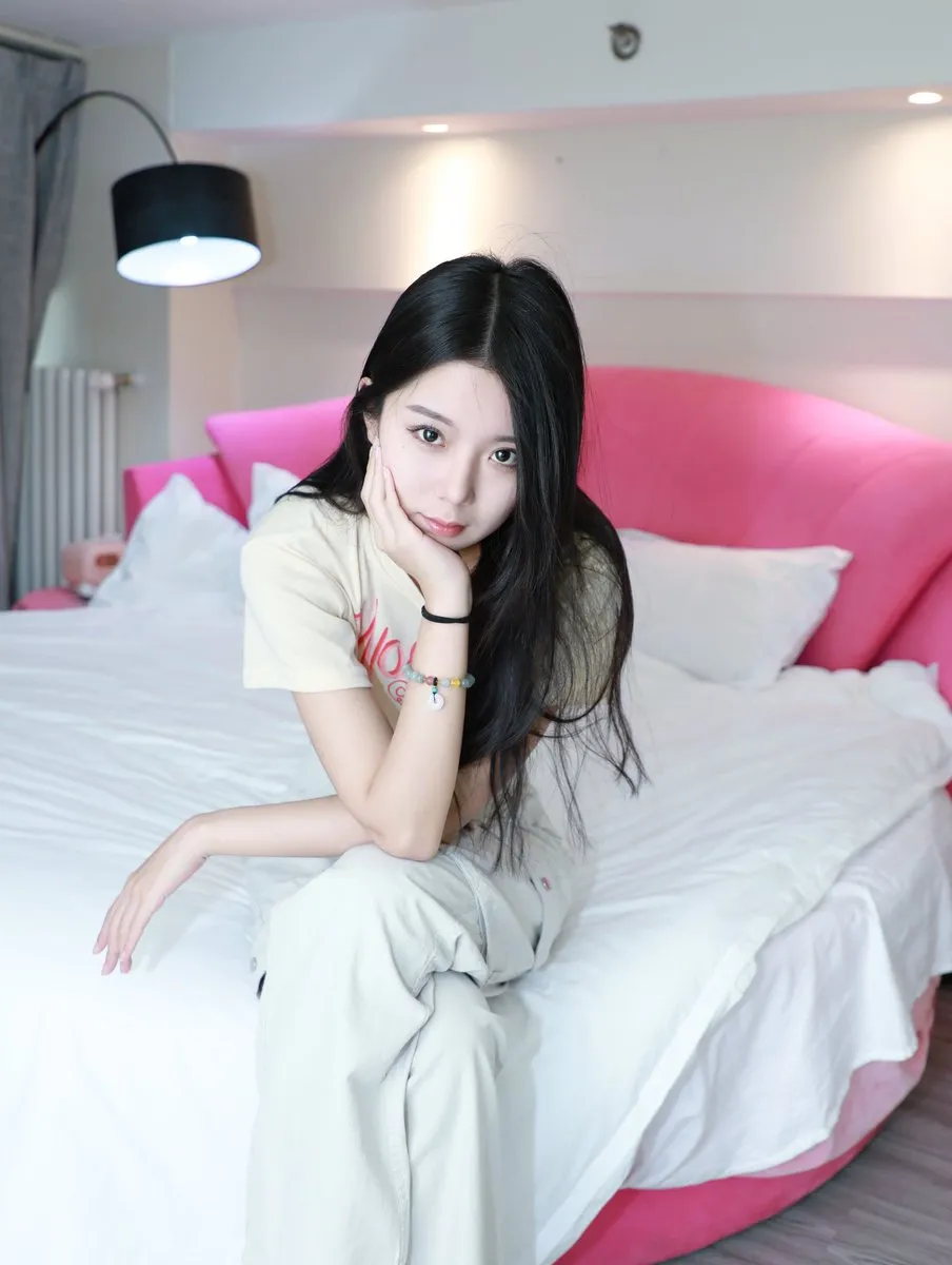 希威社甜甜写真图集：甜美风格与生活感作品预览