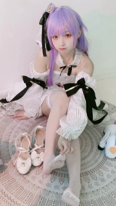 一团墨染w紫色假发黑白服装角色cos照片